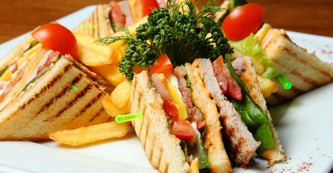 eat chow club sandwich
