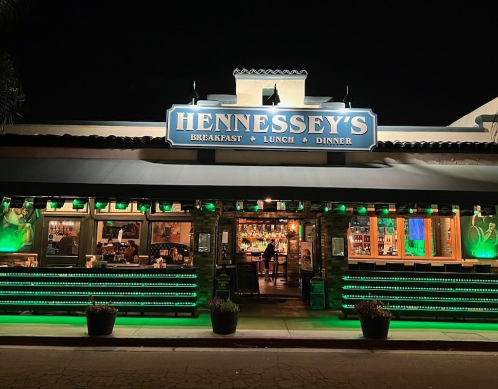 This image has an empty alt attribute; its file name is hennesseys_costamesa-Instagram-2621-ig-18102033112377414-1024x799.jpg