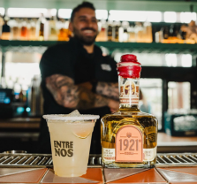 Entrenos Bar Celebrates Mexican Independence Day