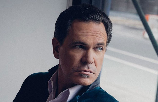 Kurt Elling Sings Christmas at Segerstrom Center for the Arts