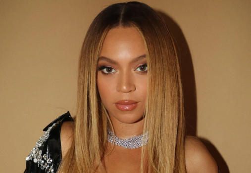 Run The World and Rihanna Replay Run The World and Rihanna Replay
